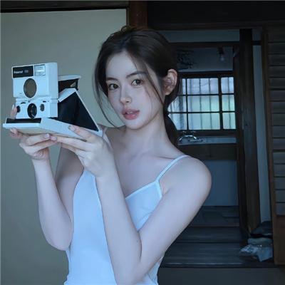 小姑娘艾萝依